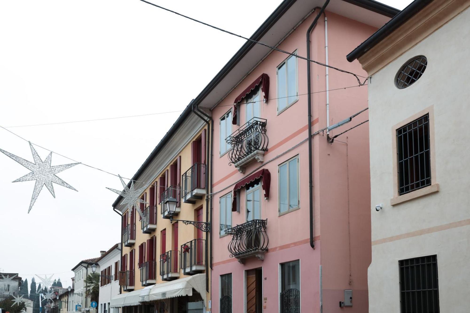 Ponte Vecchio, Elegante Appartamento A Due Passi Dal Centro Bassano del Grappa Exterior foto